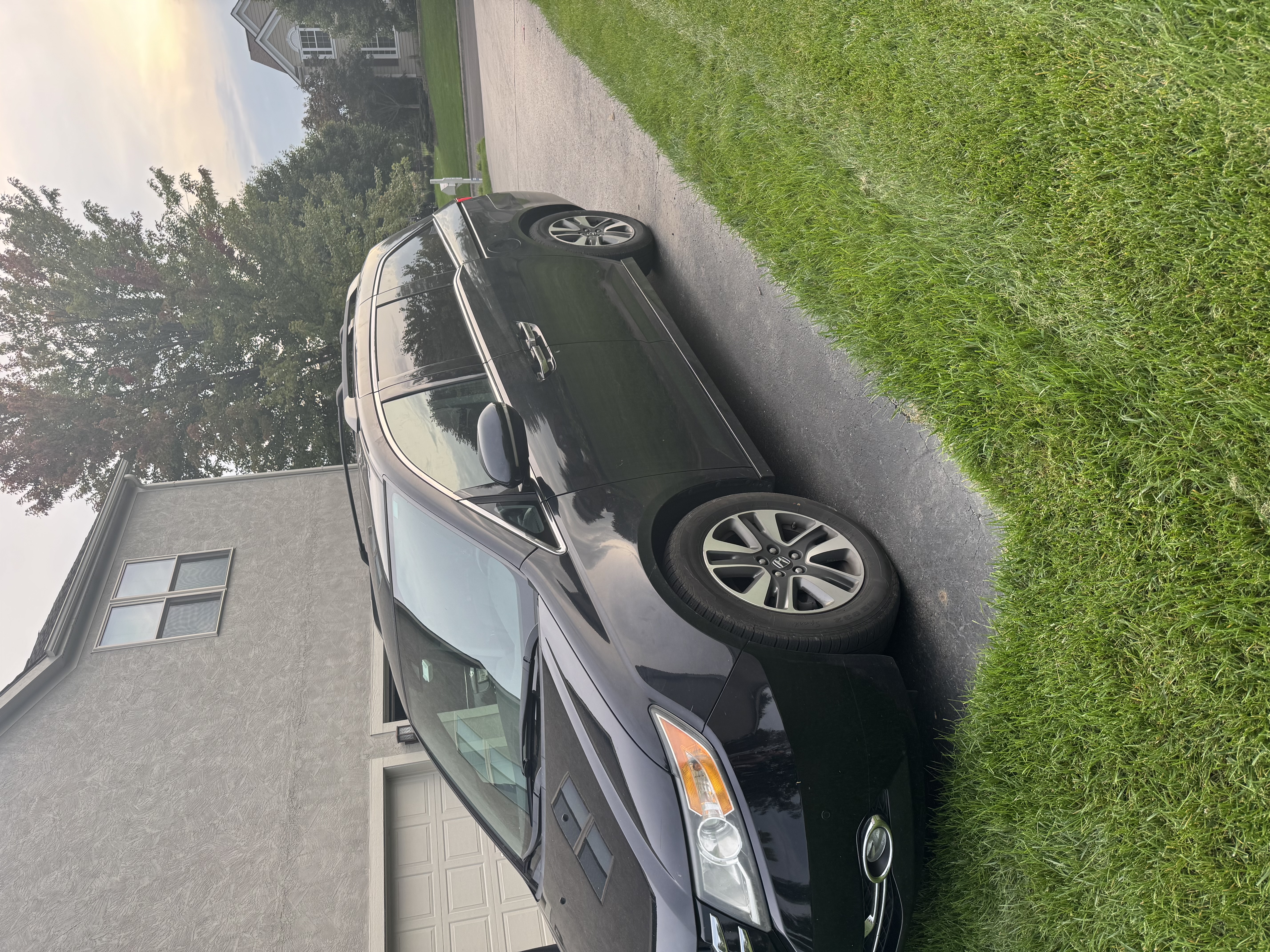 Used 2015 Honda Odyssey Touring Elite image 1