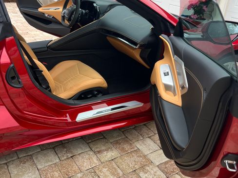 Used 2024 Chevrolet Corvette Stingray Premium Cpe w/ Z51 Performance Package RWD image 4