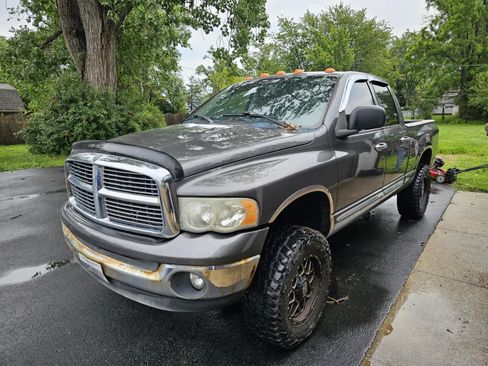 Used 2004 Dodge Ram 2500 Truck SLT w/ Trailer Tow Group image 1