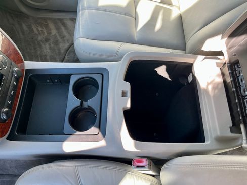 Used 2012 Chevrolet Avalanche LT image 12