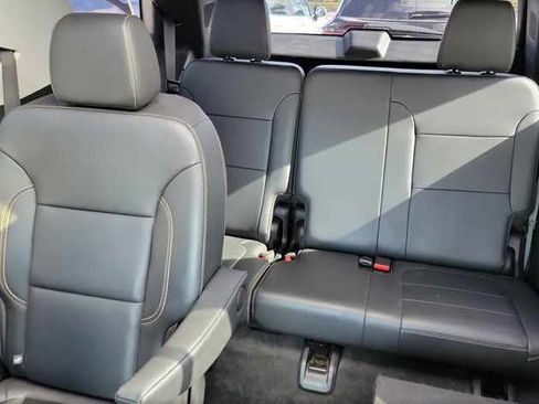 Used 2019 Chevrolet Traverse Premier w/ Redline Edition image 18