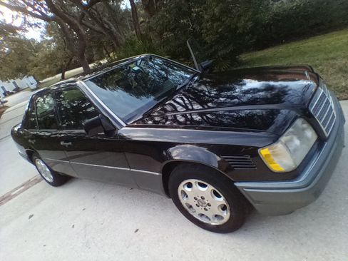 Used 1995 Mercedes-Benz E 300 Sedan image 17