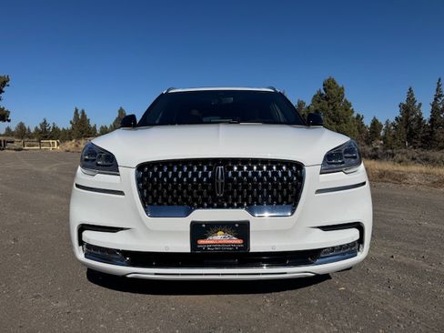 Used 2023 Lincoln Aviator Black Label w/ Dynamic Handling Package image 11