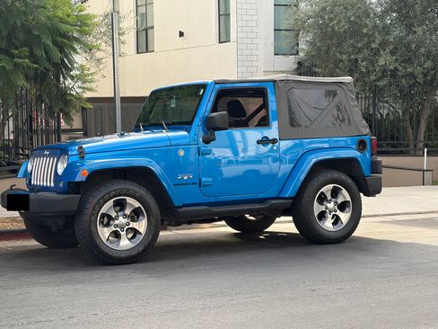 Used 2016 Jeep Wrangler Sahara w/ Connectivity Group AWD/4WD image 4