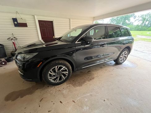 Used 2025 Lincoln Corsair AWD w/ Equipment Group 101A image 2