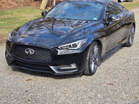 Used 2018 INFINITI Q60 Red Sport 400 w/ Sensory Package 3.0T Sport image 1