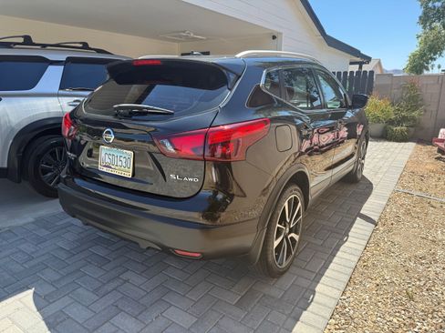 Used 2018 Nissan Rogue Sport SL w/ SL Premium Package image 5