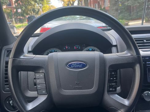Used 2010 Ford Escape XLT image 10