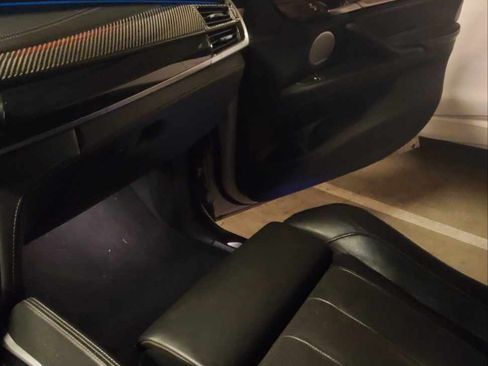 Used 2016 BMW X6 M image 9