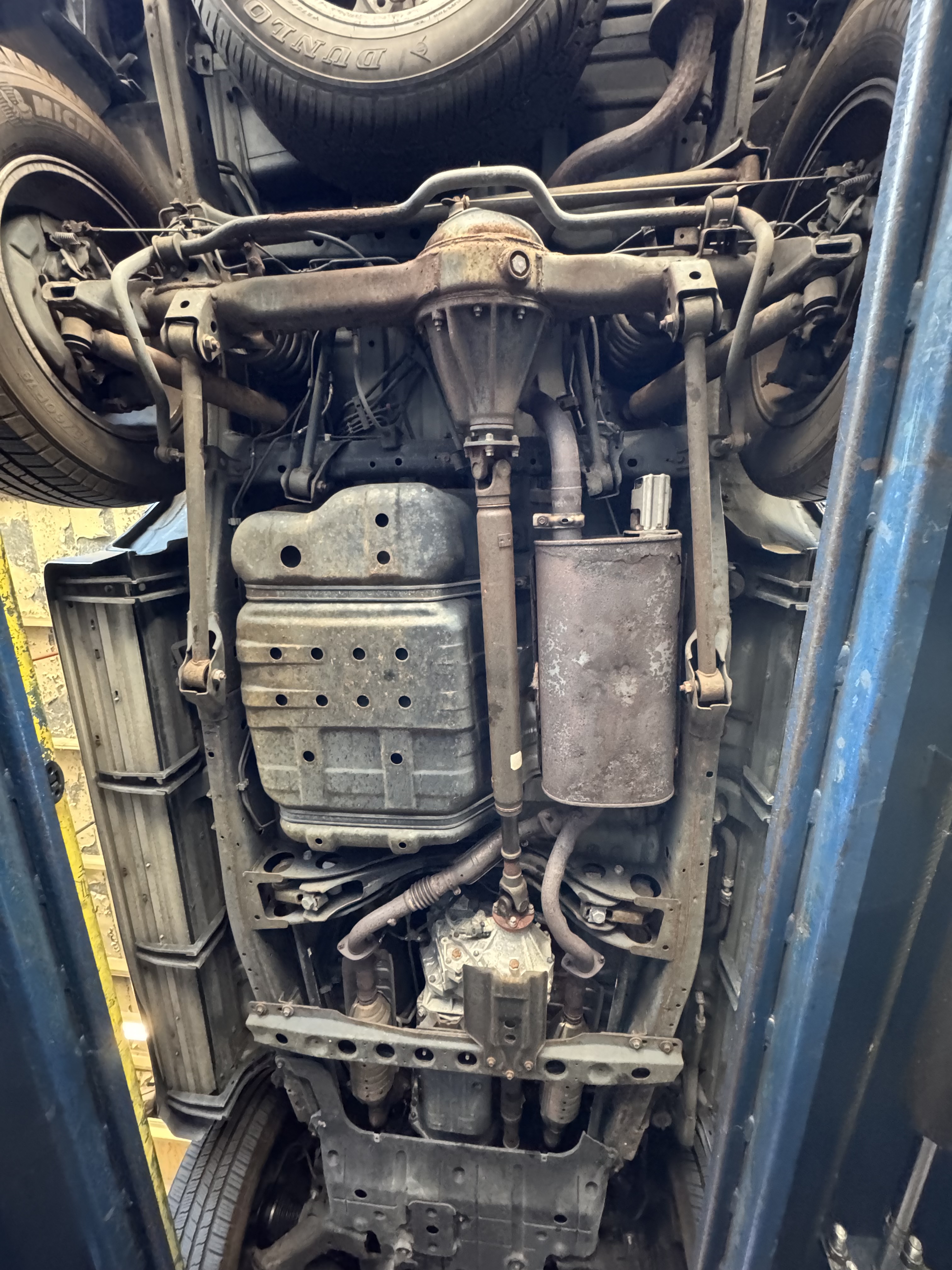 Used 2004 Toyota Land Cruiser AWD/4WD image 10