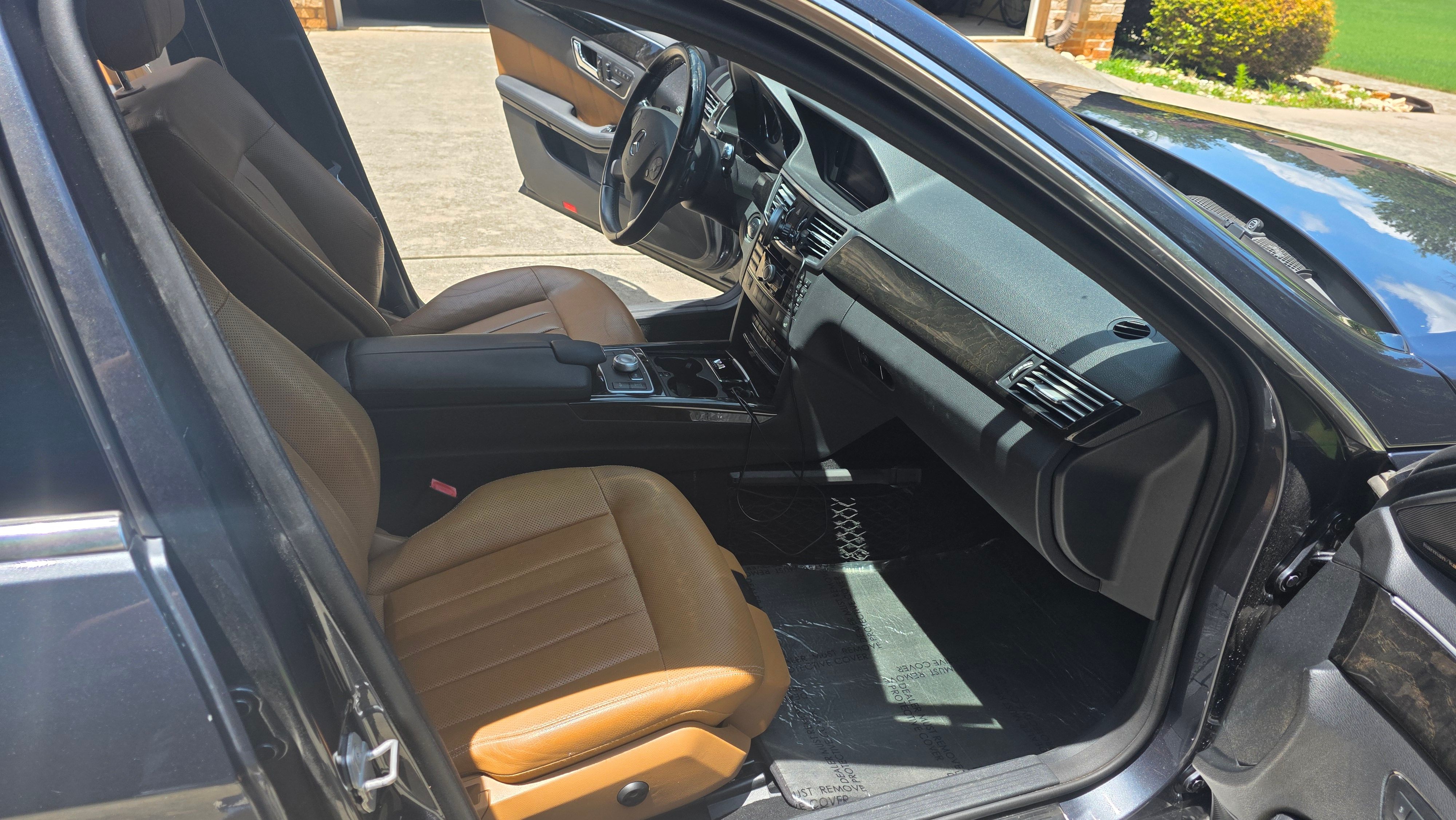 Used 2010 Mercedes-Benz E 550 Sedan image 16