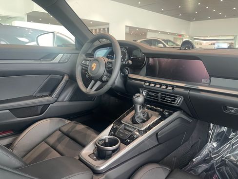 Used 2024 Porsche 911 Carrera S image 8