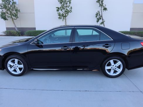 Used 2013 Toyota Camry SE image 9