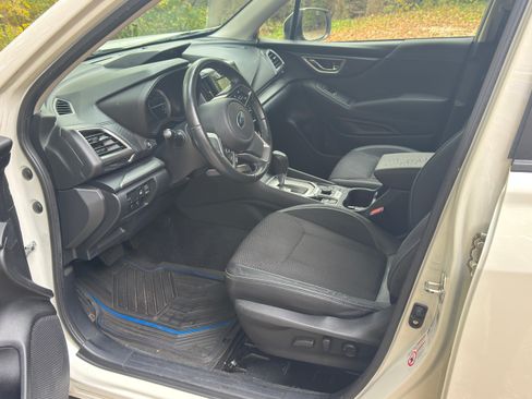 Used 2019 Subaru Forester Premium image 14