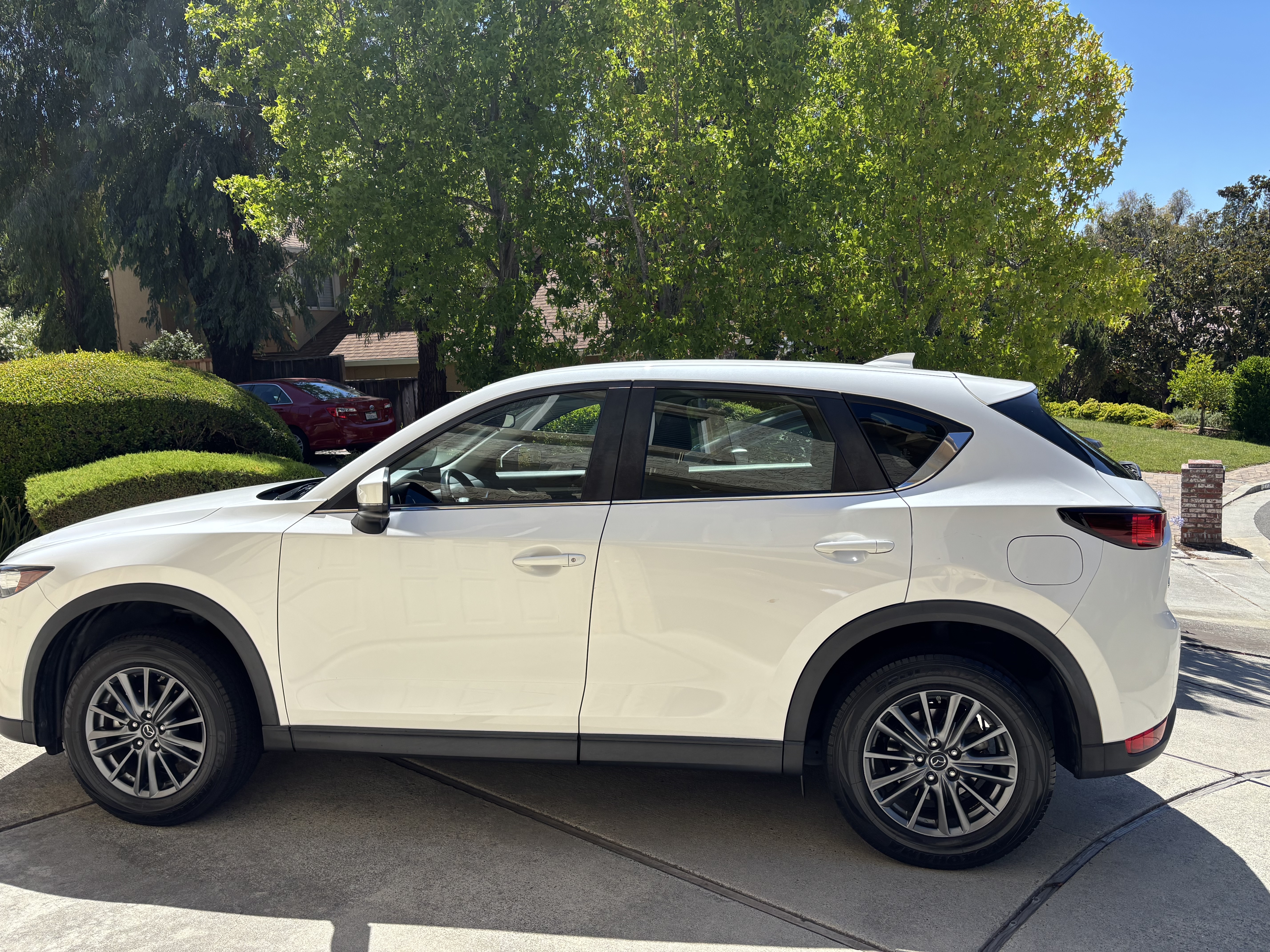 Used 2019 MAZDA CX-5 Sport FWD image 1
