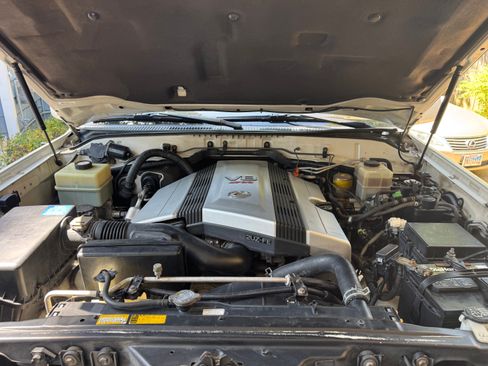 Used 2001 Lexus LX 470 4WD image 6