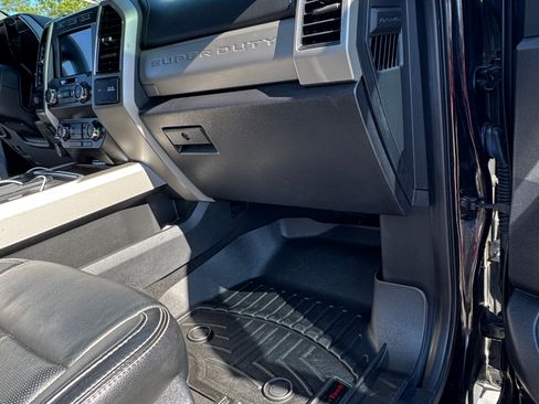 Used 2020 Ford F250 Lariat image 11