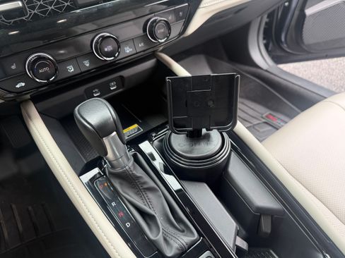 Used 2023 Honda Accord Touring image 6