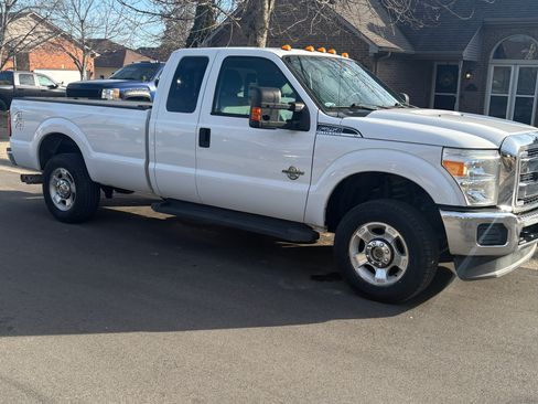 Used 2016 Ford F250 XLT w/ XLT Interior Package image 12