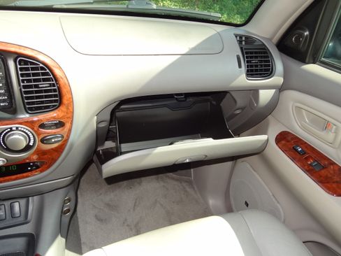 Used 2006 Toyota Sequoia Limited image 8