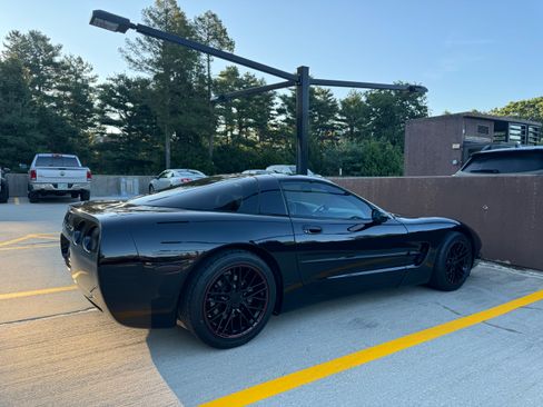 Used 1998 Chevrolet Corvette Coupe w/ Performance Handling Pkg image 5