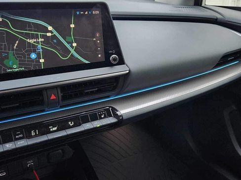 Used 2023 Toyota Prius XLE image 8