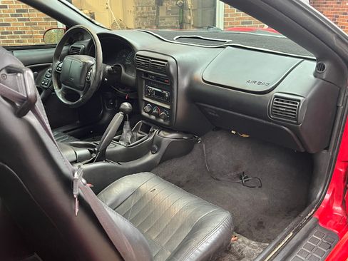 Used 2000 Chevrolet Camaro Z28 w/ SS Performance/Appearance Pkg image 12