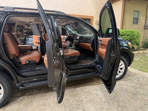 Used 2016 Toyota Sequoia Platinum AWD/4WD image 13