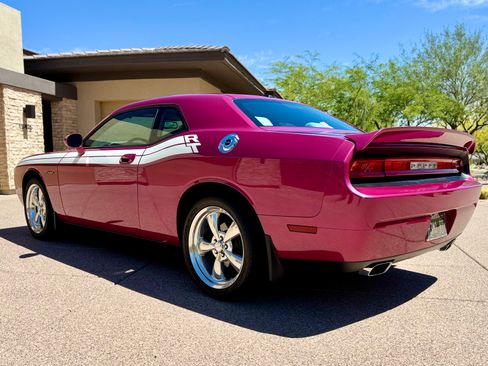 Used 2010 Dodge Challenger R/T RWD image 14