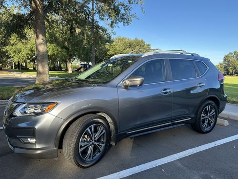 Used 2017 Nissan Rogue SL w/ SL Premium Package FWD image 1