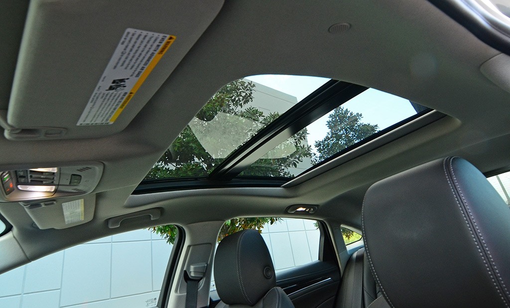 Used 2017 Buick LaCrosse Essence w/ Sun and Shade Package FWD image 15