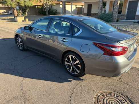 Used 2017 Nissan Altima 2.5 SR image 12