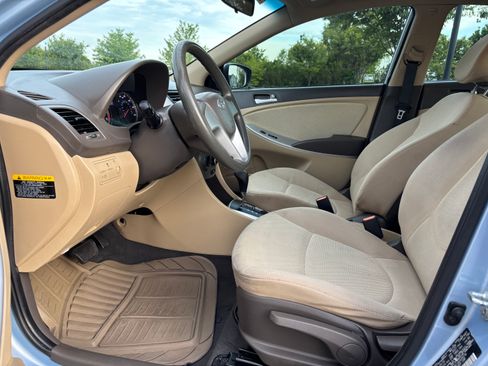 Used 2013 Hyundai Accent GLS FWD image 15