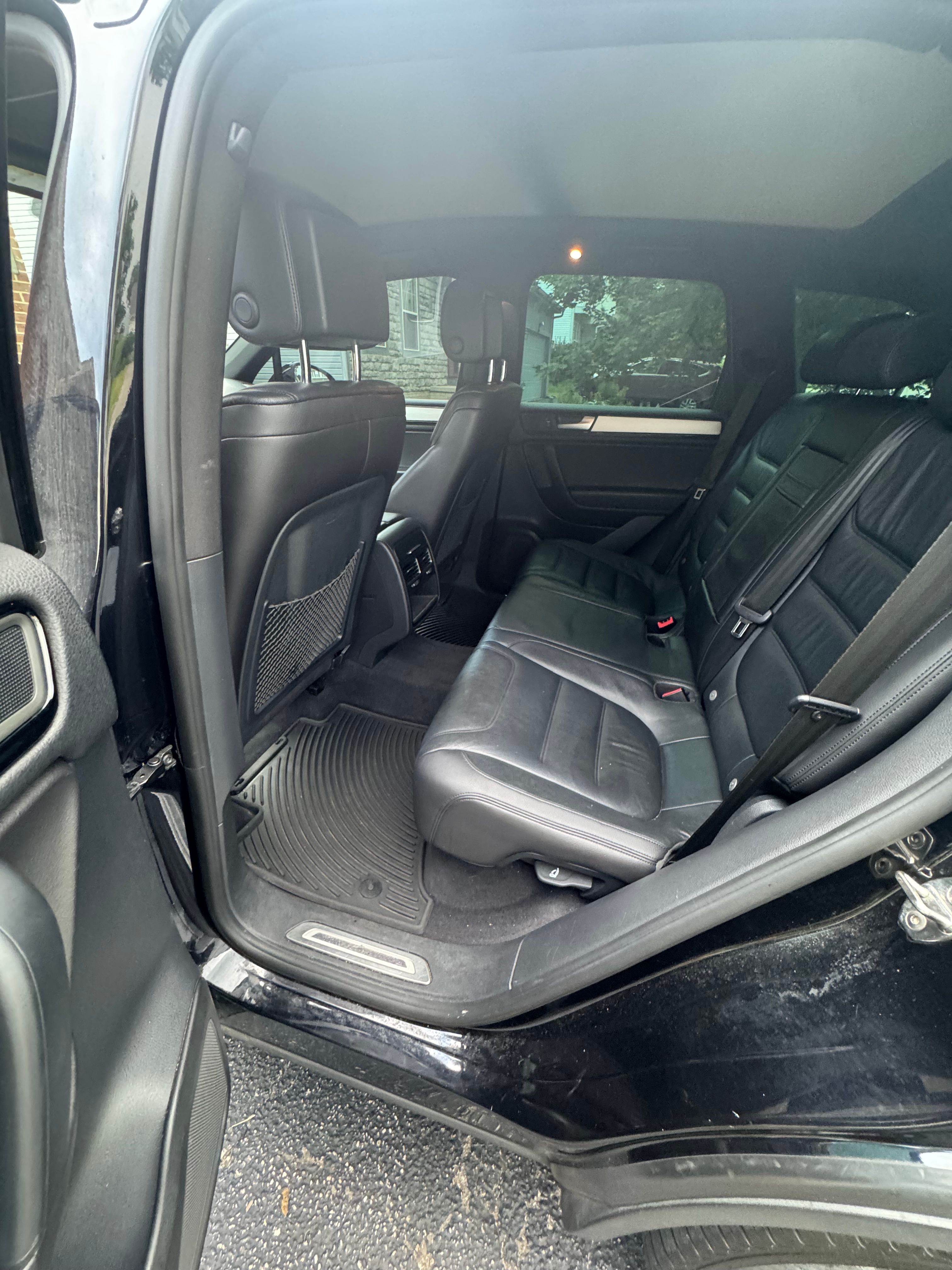Used 2014 Volkswagen Touareg VR6 AWD/4WD image 9