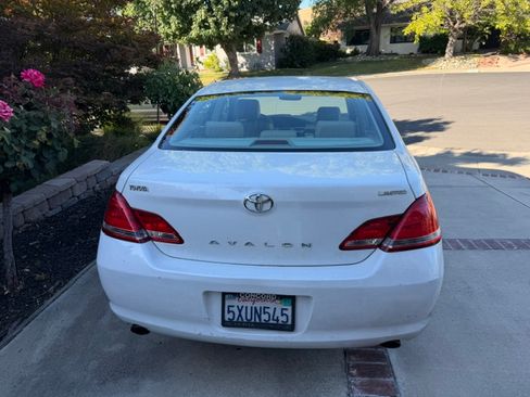 Used 2007 Toyota Avalon Limited FWD image 4