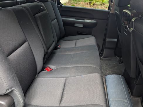 Used 2012 Chevrolet Silverado 2500 LT w/ Interior Plus Package RWD image 12