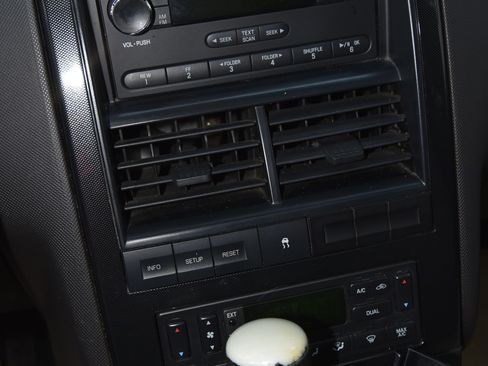 Used 2009 Ford Explorer Sport Trac Limited image 8