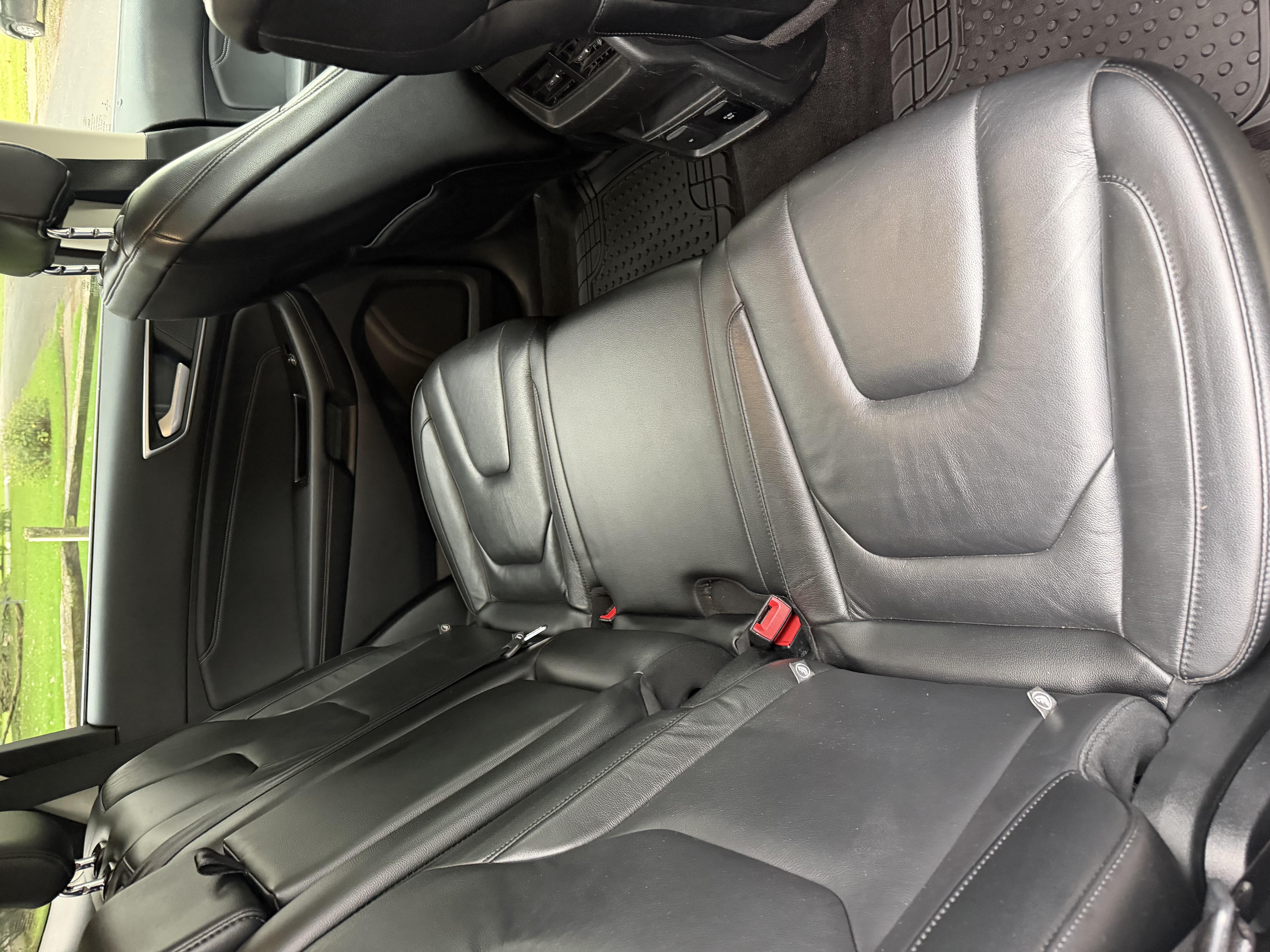 Used 2019 Ford Edge Titanium FWD image 11