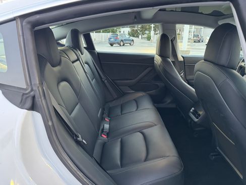 Used 2020 Tesla Model 3 Standard Range Plus RWD image 24