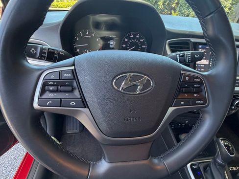 Used 2020 Hyundai Accent Limited FWD image 9