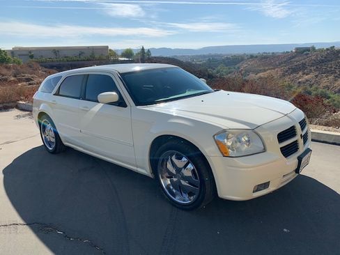 Used 2005 Dodge Magnum SE image 8