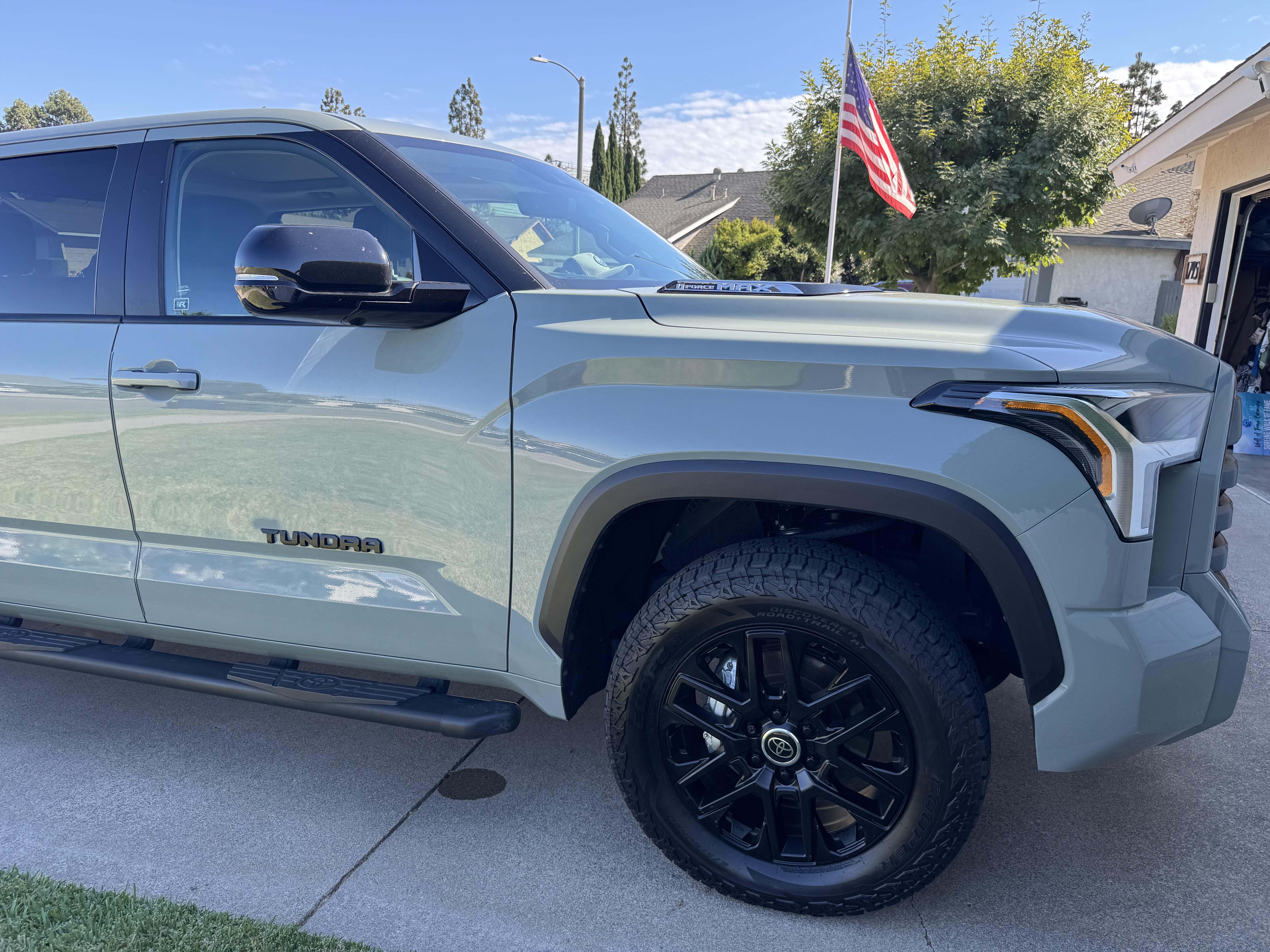 Used 2024 Toyota Tundra Limited AWD/4WD image 6