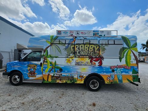 Used 2015 Chevrolet Express 4500 w/ Shuttle Bus Package image 11