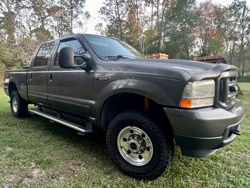 Used 2004 Ford F250 XLT image 5