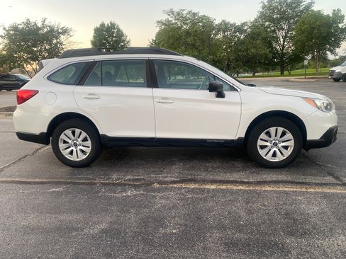 Used 2017 Subaru Outback 2.5i AWD/4WD image 5