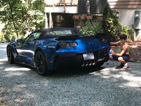 Used 2016 Chevrolet Corvette Z06 w/ 3LZ Preferred Equipment Group image 9