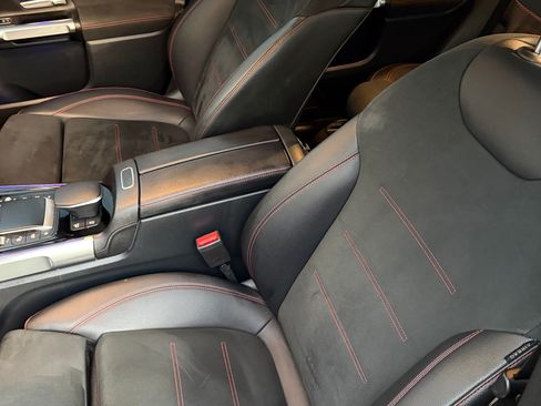 Used 2022 Mercedes-Benz GLB 35 AMG 4MATIC image 9