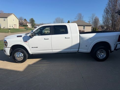 Used 2025 RAM 3500 Longhorn image 15
