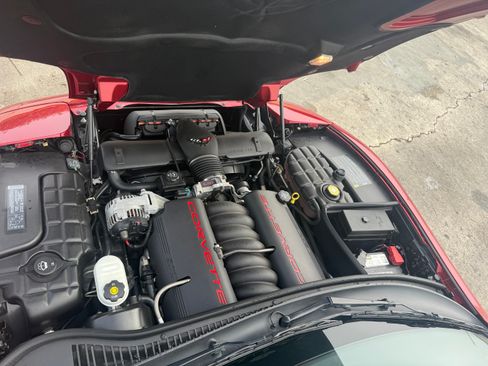Used 2004 Chevrolet Corvette Coupe w/ Preferred Equipment Group RWD image 30