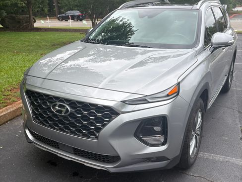 Used 2020 Hyundai Santa Fe SEL w/ Convenience + Premium Package FWD image 2